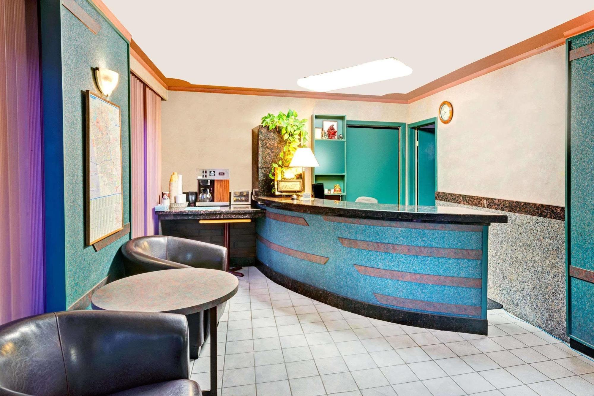 Weber Inn كيتشنر المظهر الخارجي الصورة